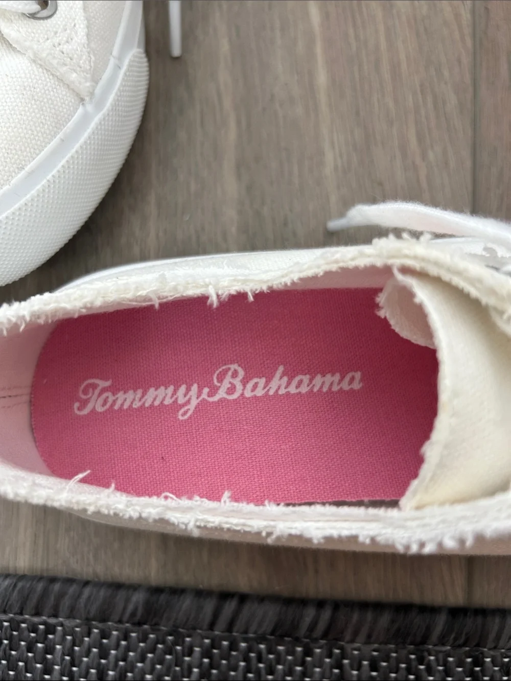 Tommy Bahama White Canvas Sneakers with Pink Insole and Floral Detail